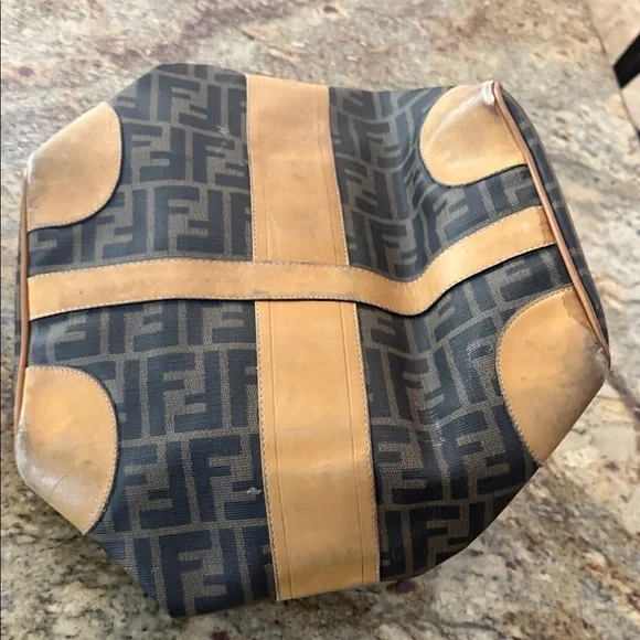 Fendi Black and Tan Tote Bag - Picture 7 of 11